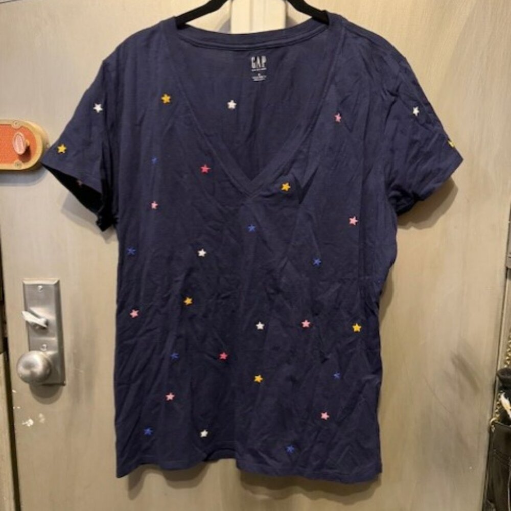 GAP Vintage Embroidered Star V-Neck T-Shirt - NWOT - Picture 5 of 16